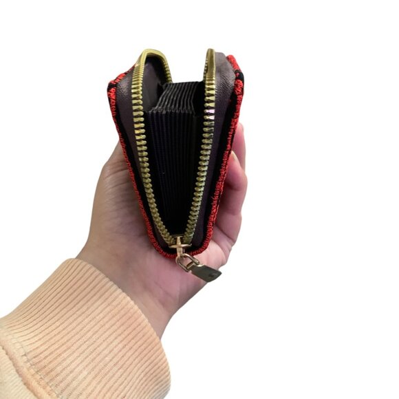 Black and Red Embroidered Palestinian Women's Wallet - Picture 4 of 5